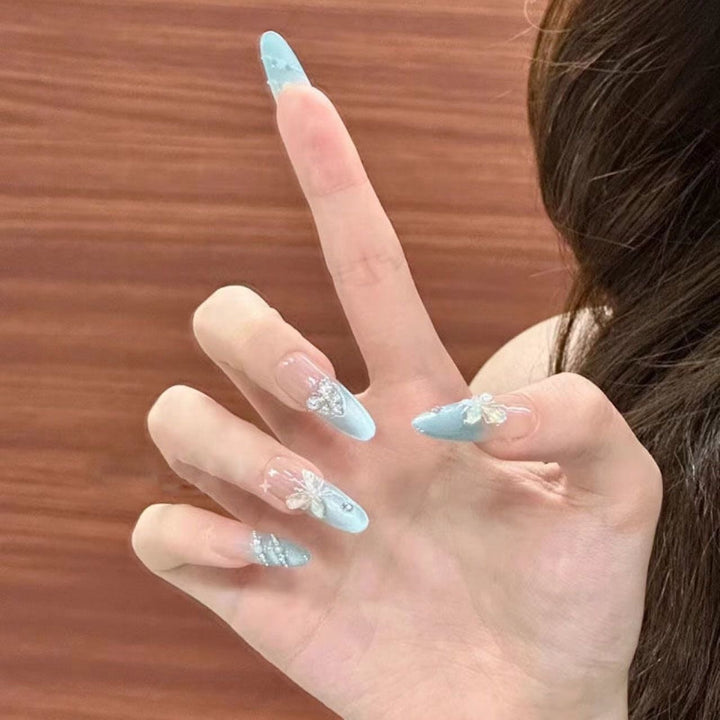 Glamorous artificial nails