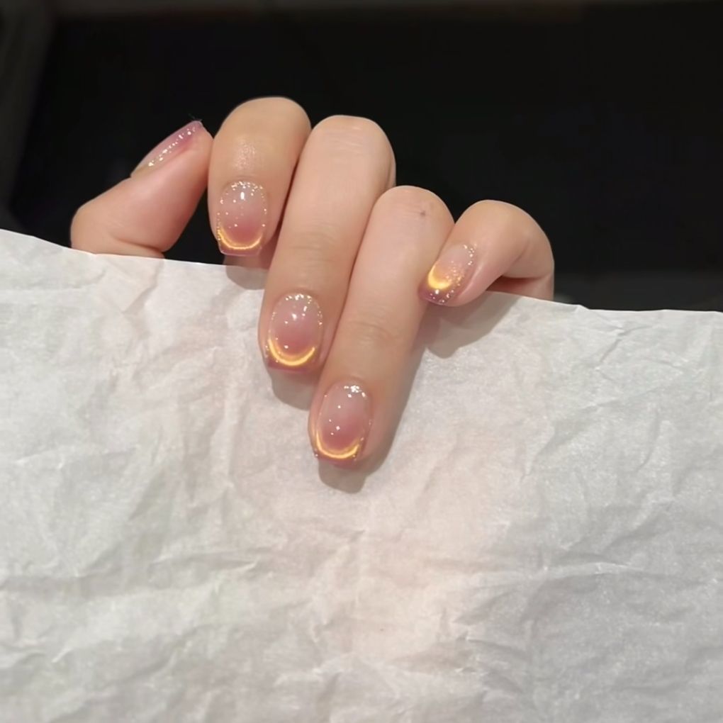 Gradient Glossy Nail Extensions