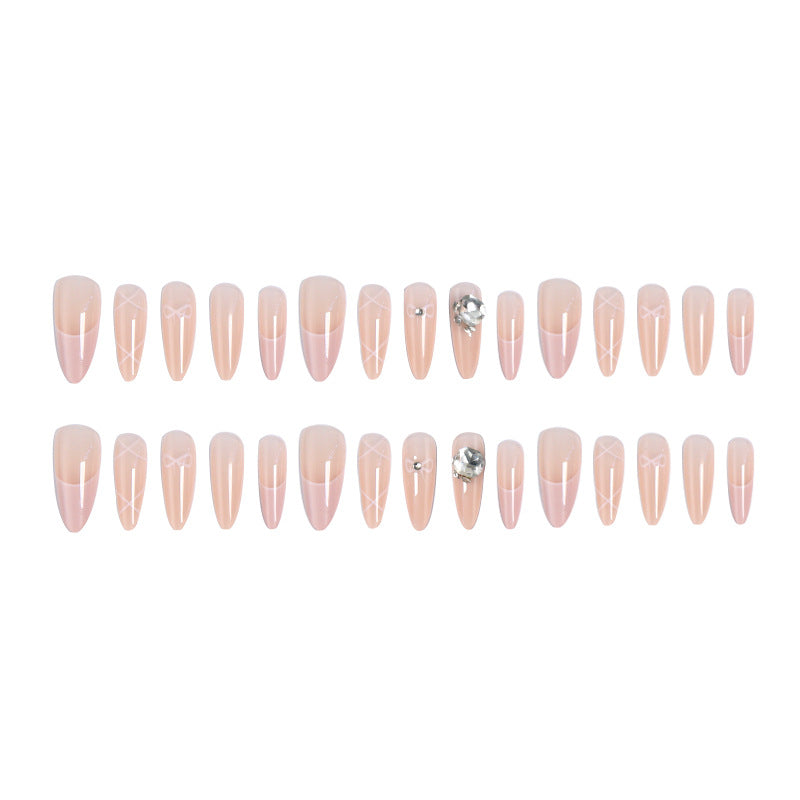 Artificial nail set with elegant design and dreamy 3D applications Stornfield