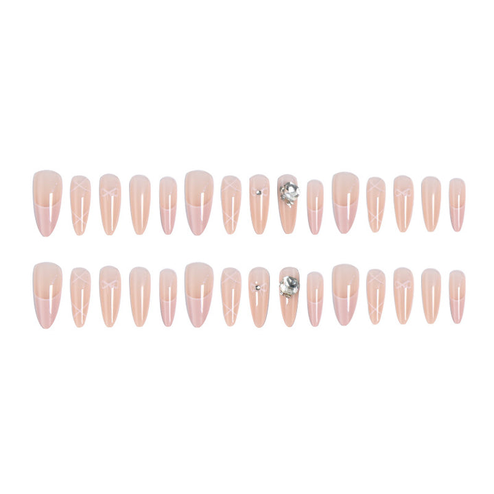 Artificial nail set with elegant design and dreamy 3D applications Stornfield