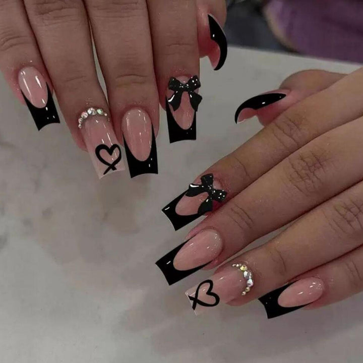 Artistic Statement Press-On Nails Stornfield