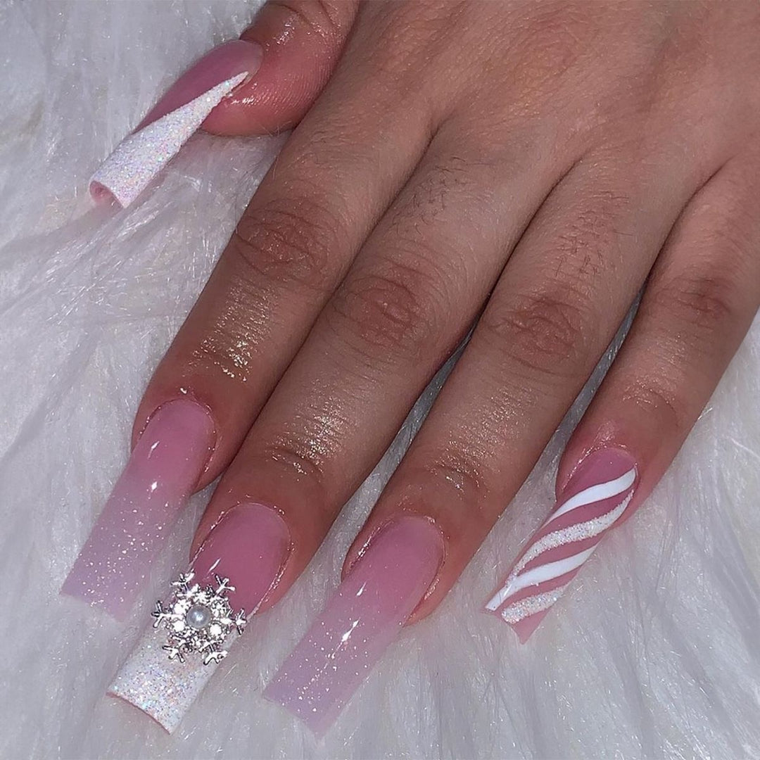 Artificial nail set with festive winter theme Stornfield