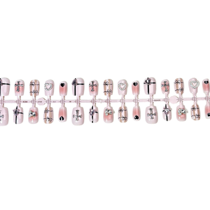 Glamorous Press-On Nail Set with Stylish Embellishments