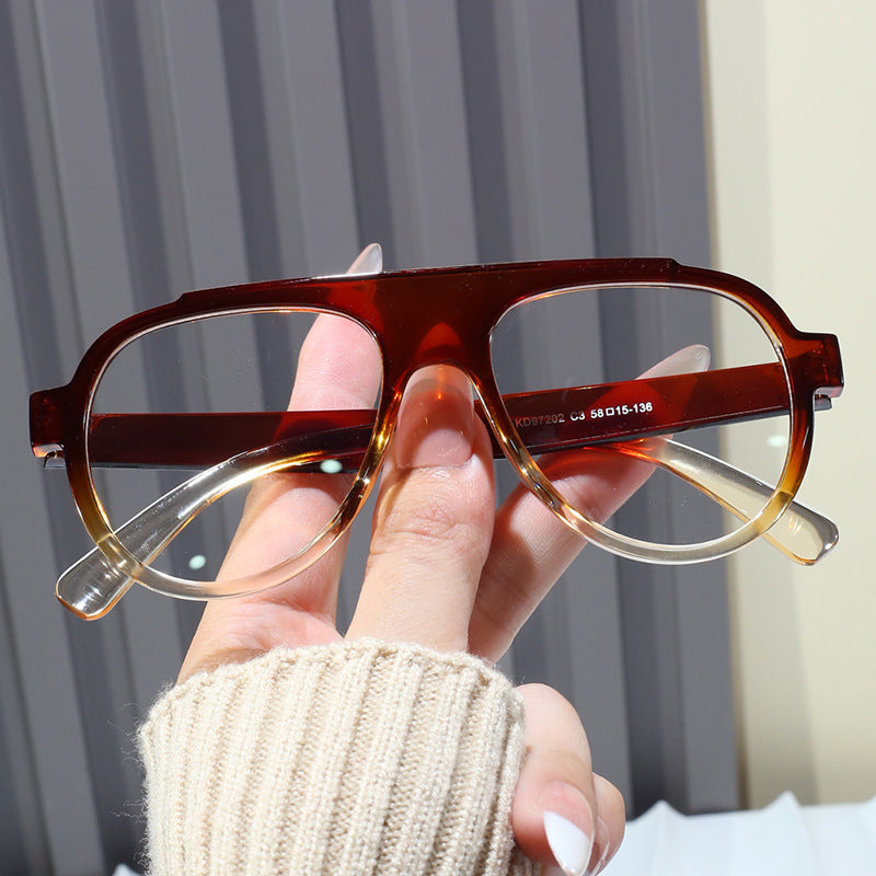 Women Vintage-Style Sunglasses with Elegant Plastic Frame in Leopard Pattern Stornfield