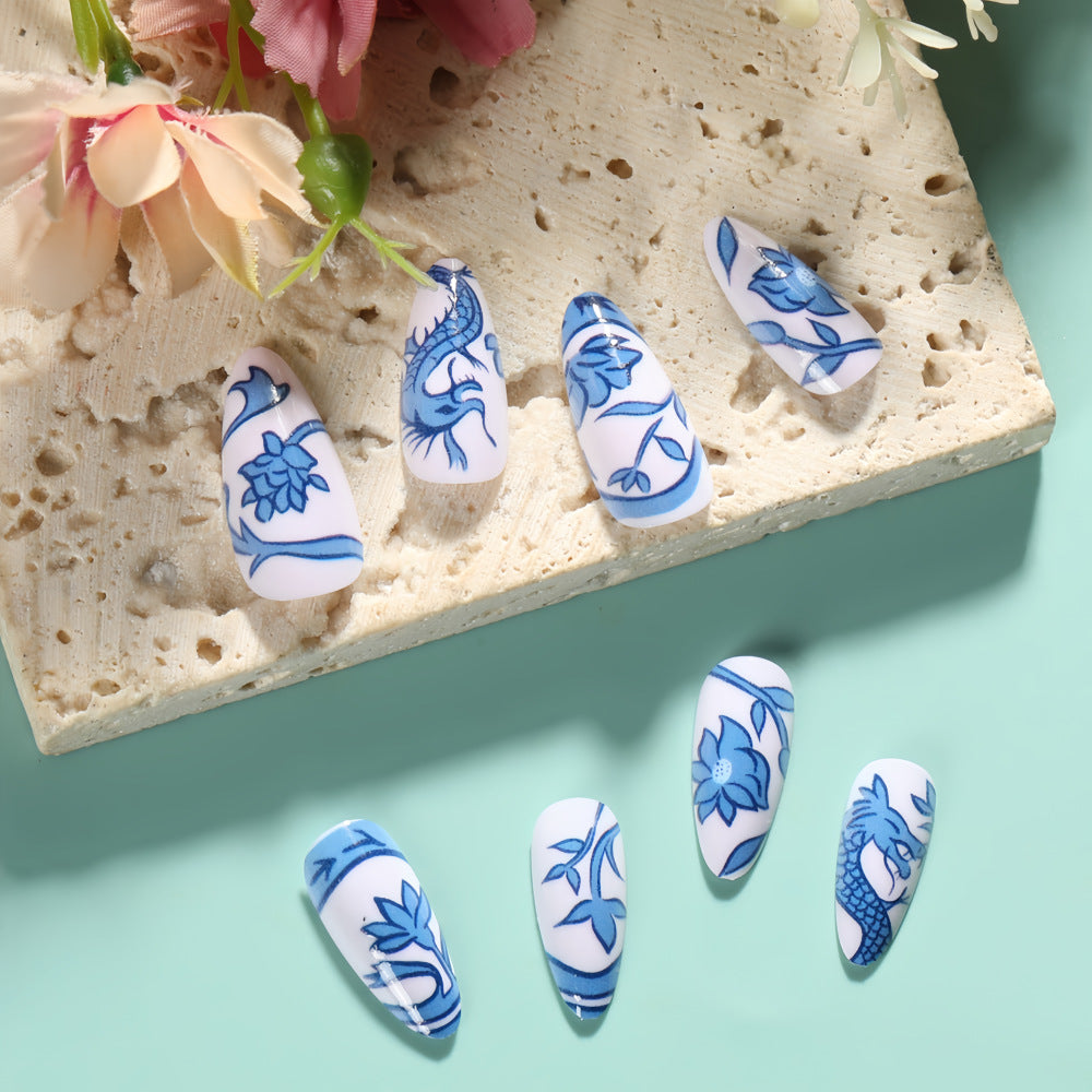 Artificial nails in floral and maritime design Stornfield