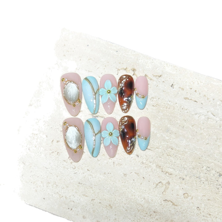 Fashionable Press-On Nails