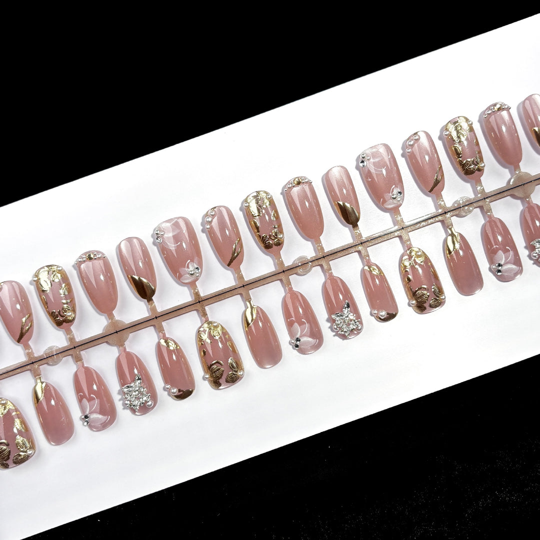 Elegant Polka Dot and Lace Press-On Nail Set