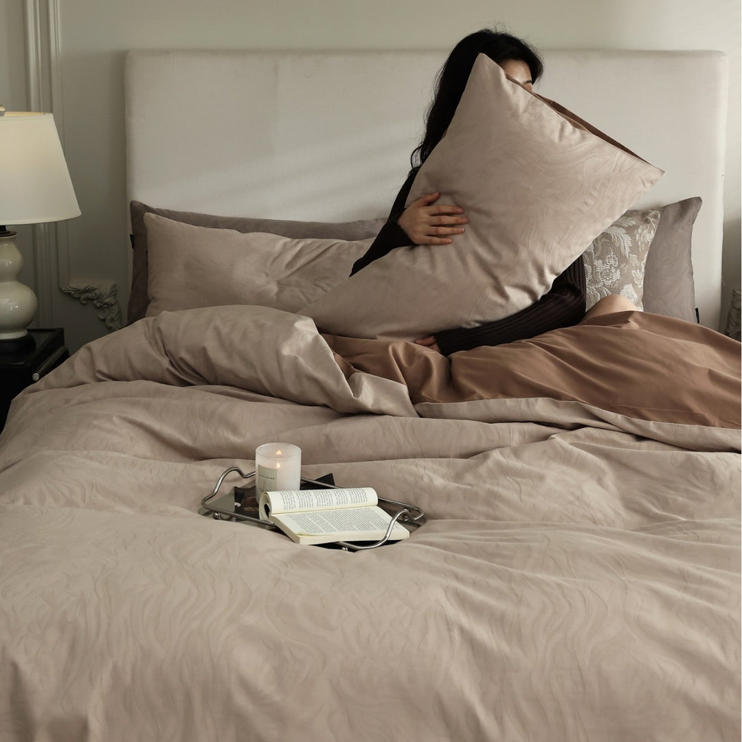 Luxurious year-round bedding set made from skin-friendly cotton blend with subtle wave texture and concealed hotel closure