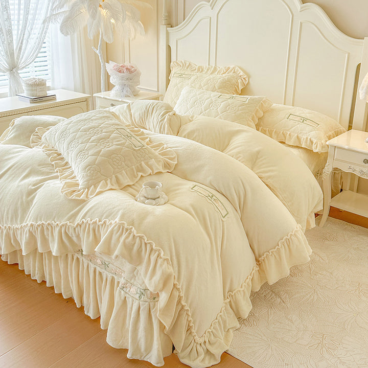 Cozy Floral Embroidered Bedspread Set