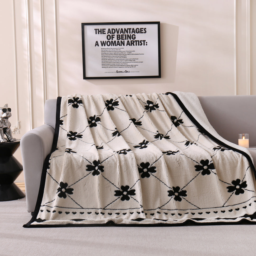 Chic Floral Pattern Throw Blanket Stornfield