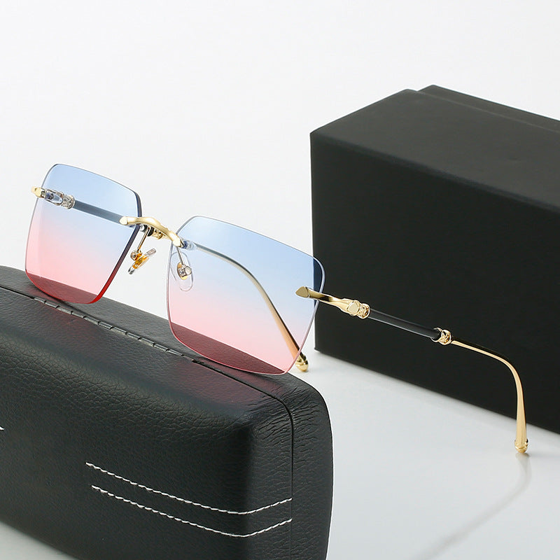 Women's fashionable sunglasses with square frame and luxurious accents Stornfield