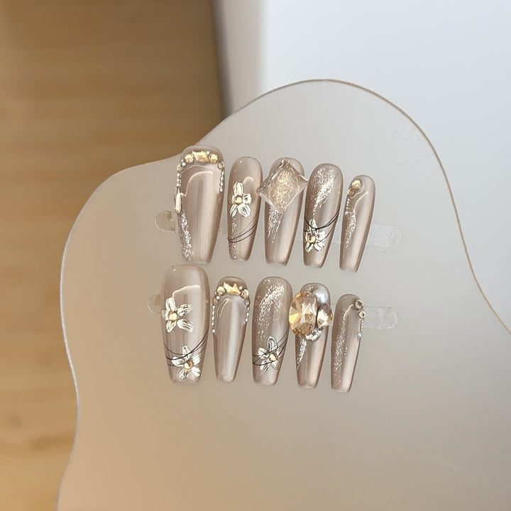 Floral Nail Art Press-On Set with Luxurious Accents