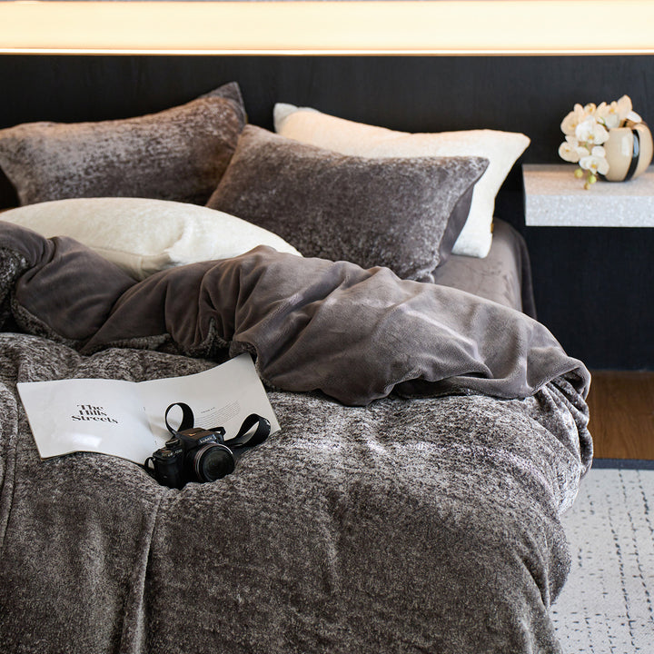 Cozy teddy fleece duvet cover set with plush surface