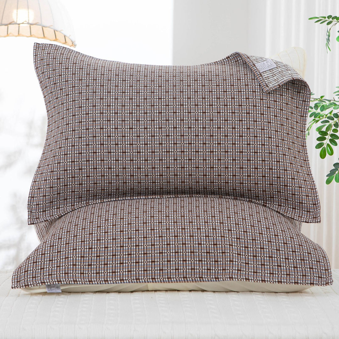 Women's pillowcase with delicate floral motif Stornfield