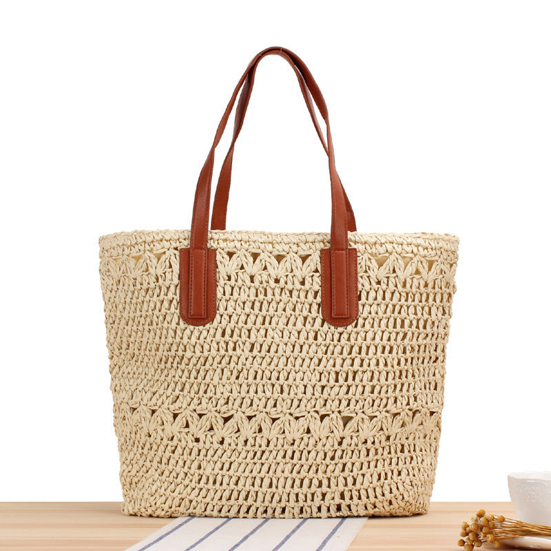 Shopping bag made of woven natural material Stornfield