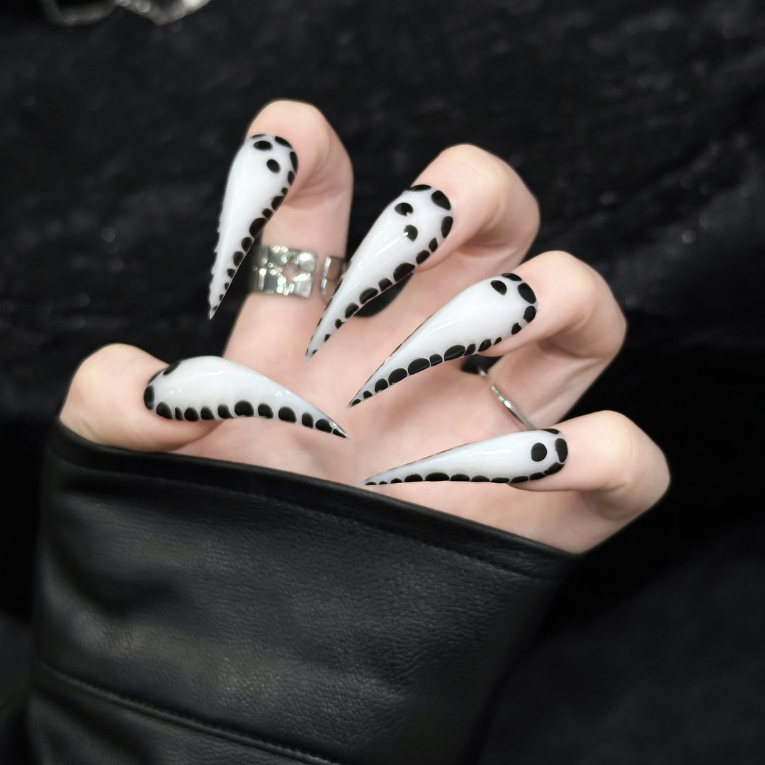 Elegant Stiletto Press-On Nails with Spotty Design