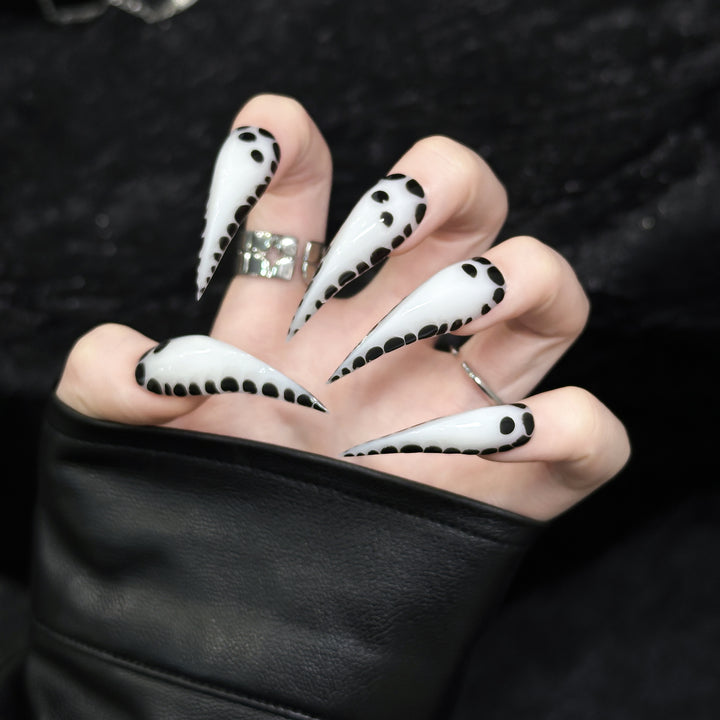 Elegant Stiletto Press-On Nails with Spotty Design