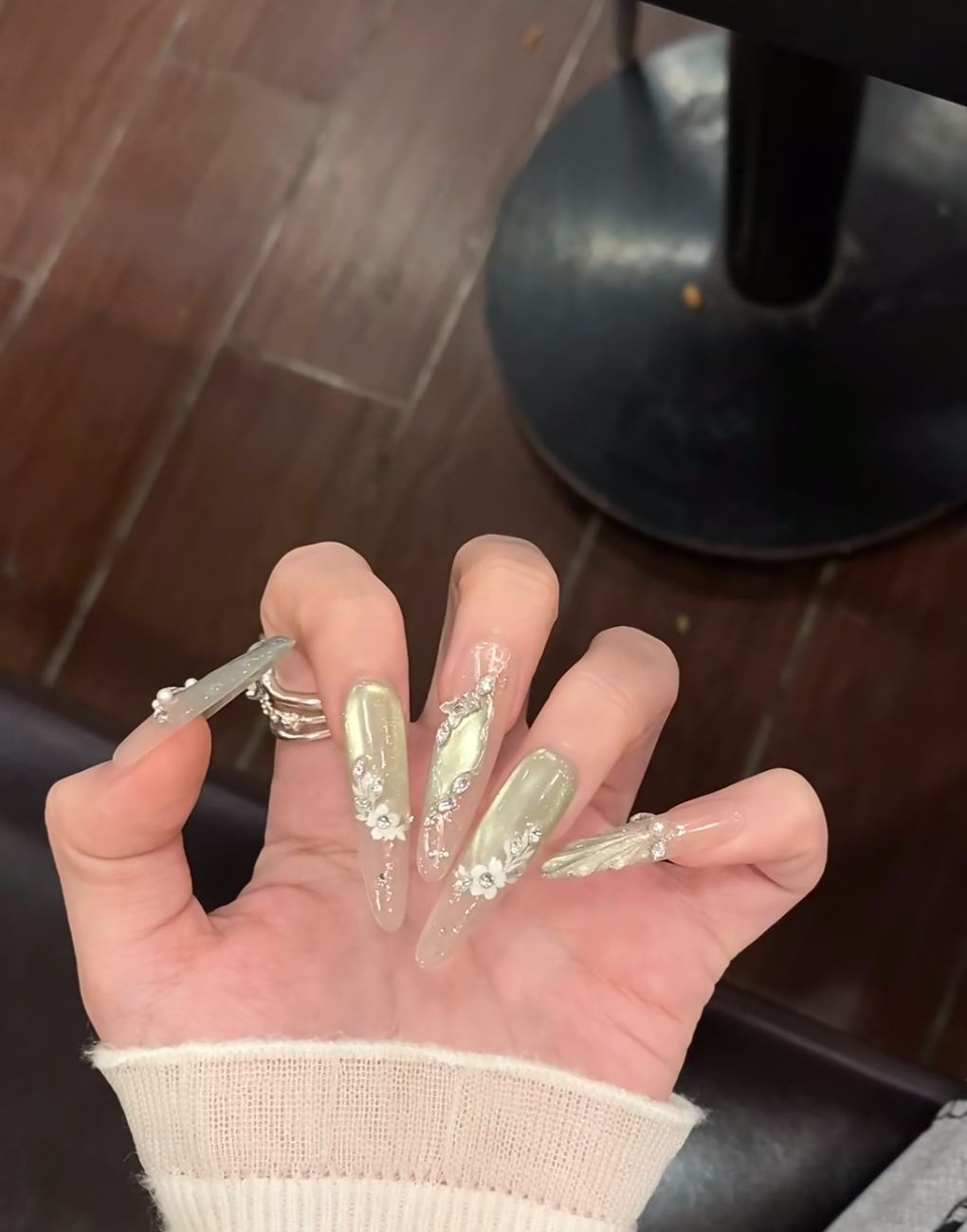 Decorative Floral Acrylic Nail Extensions