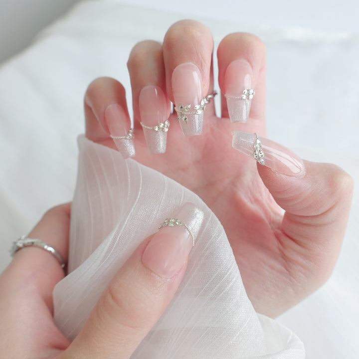 Premium Decorative Press-On Nail Art Set with Rhinestone Accents