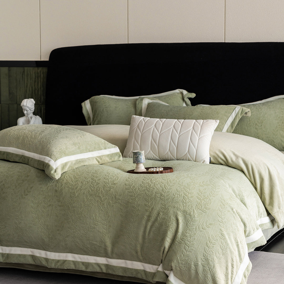 Luxurious velvet bedding set with relief structure and decorative trim
