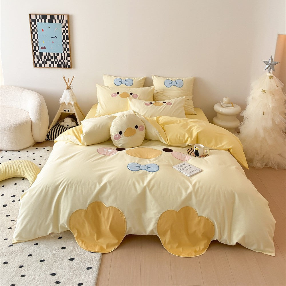 Children's bedding set with embroidered duck motif, reversible cover and cuddle pillow
