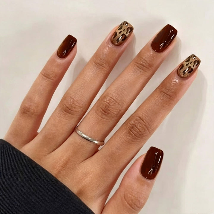 Artificial nails with modern night motif Stornfield