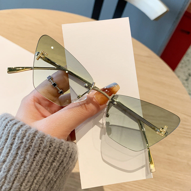 Womens Cat-Eye Sunglasses in modern design with innovative frame Stornfield