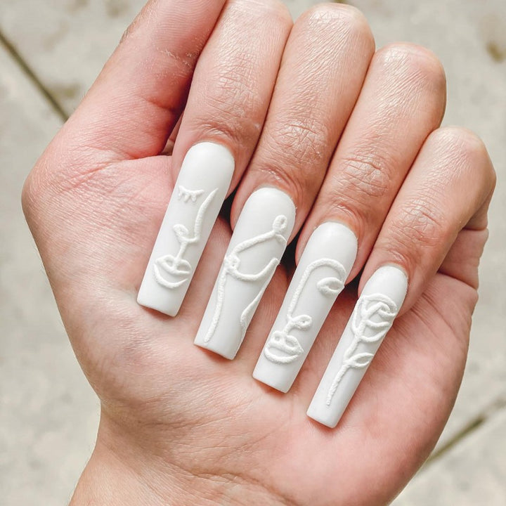 Glossy Design Artificial Nails Stornfield