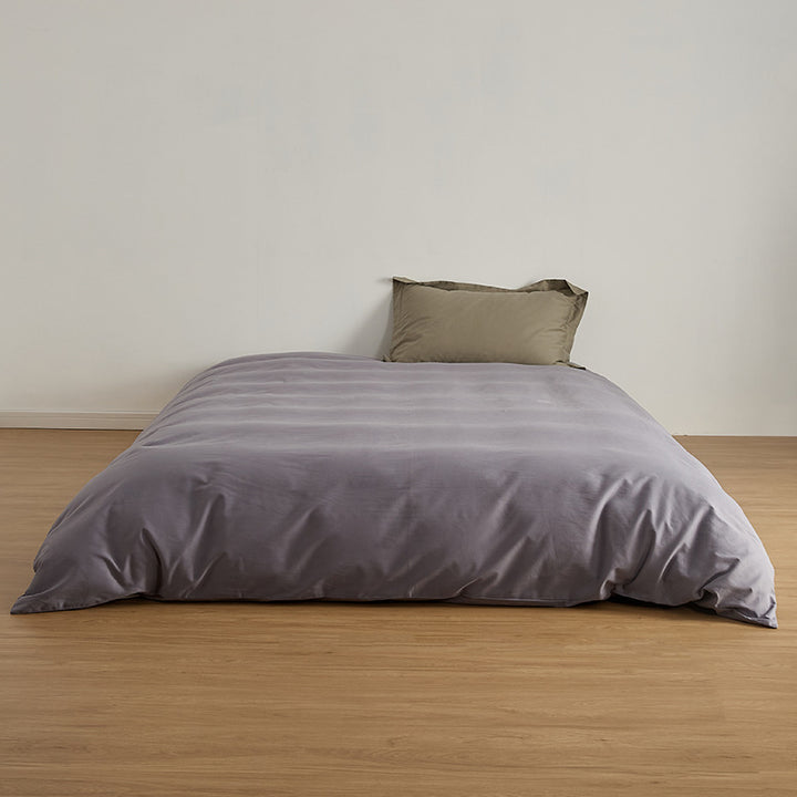 Duvet cover set made of cotton percale with extra soft finish and hotel closure
