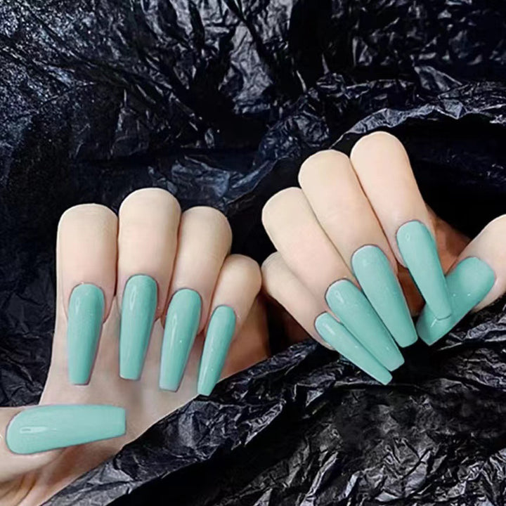 Acrylic Nail Set in Elegant Stiletto Design Stornfield