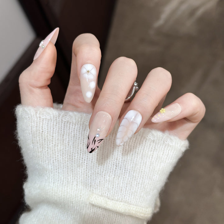 Elegant Floral Press-On Nail Art Set