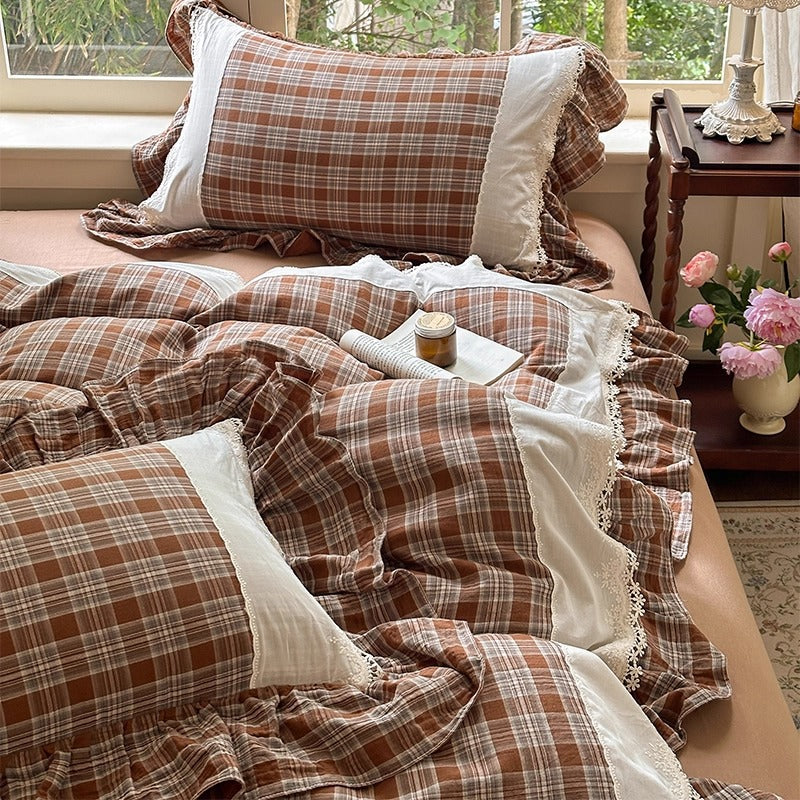 Ruffled Plaid Cotton-Linen Duvet Cover Set with Lace-Trimmed Border and Decorative Pillow Shams