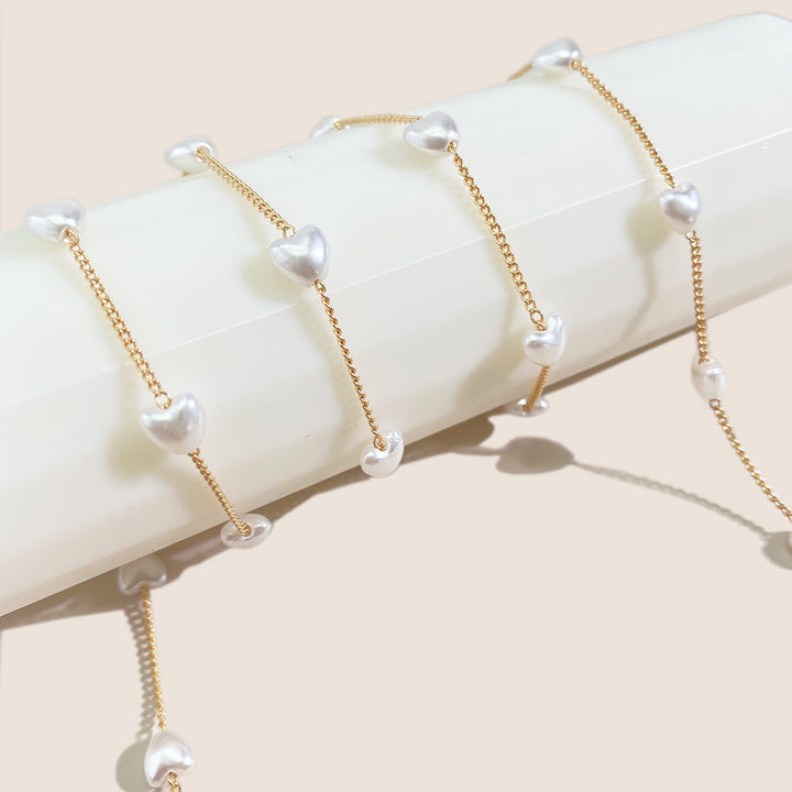Elegant Pearl Chain Sunglasses Holder Stornfield