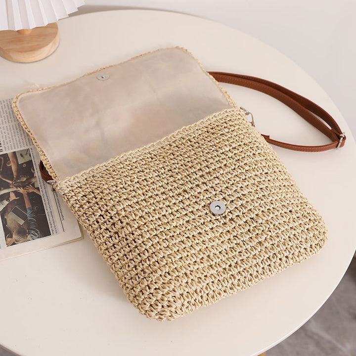 Fashionable shoulder bag with colorful crochet pattern Stornfield