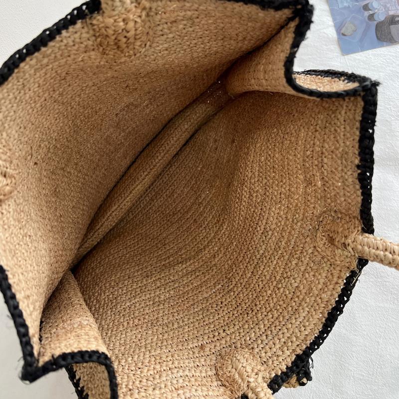 Handcrafted knitted bag with floral design Stornfield