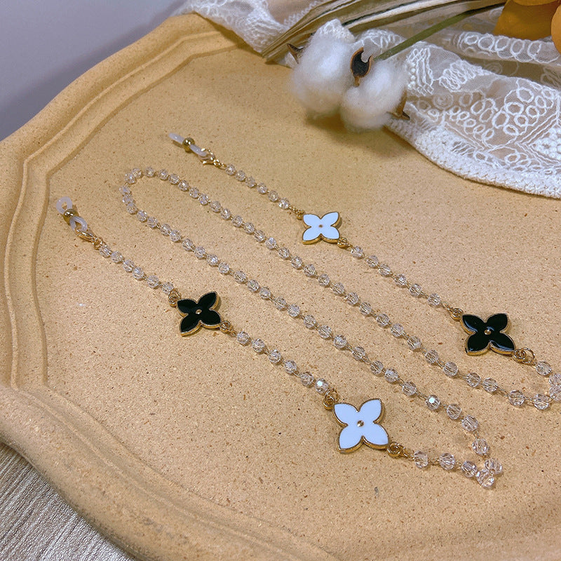 Elegant pearl necklace with flower pendants Stornfield