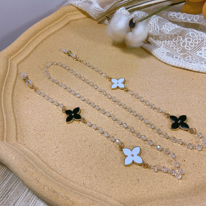Elegant pearl necklace with flower pendants Stornfield