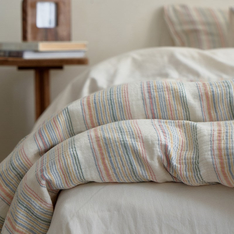 Striped bedding in linen look with quilted texture