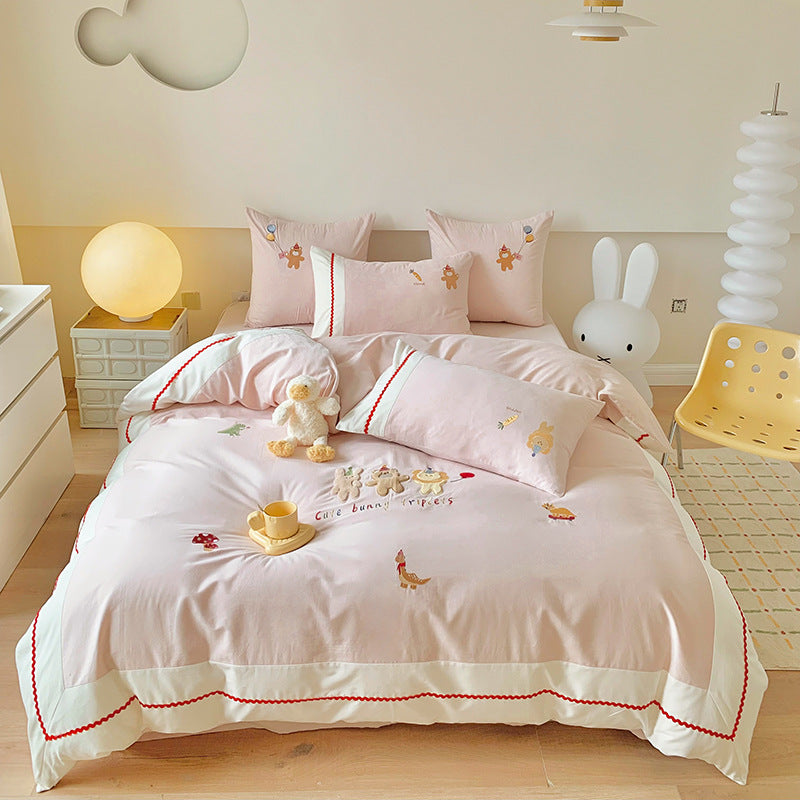 Children's bedding set with embroidered bunny appliqués and cotton satin