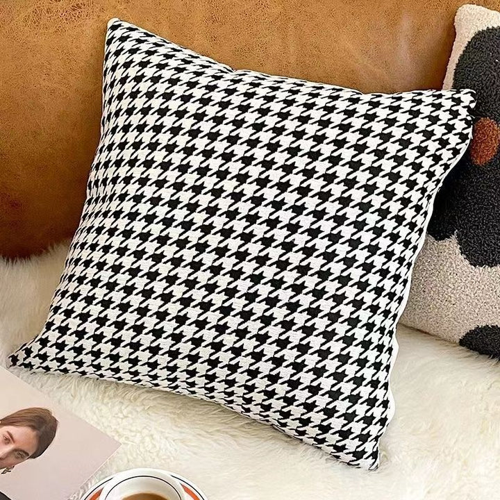 Fluffy decorative cushion with zigzag pattern