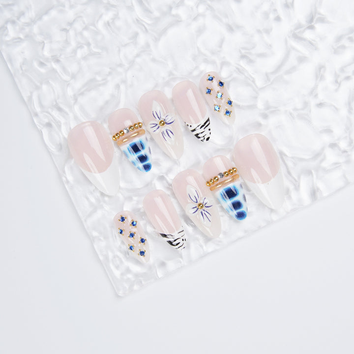 Premium Self-Adhesive Art Nails Stornfield