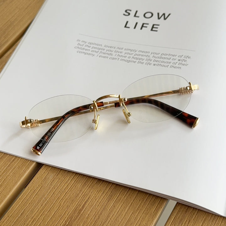 Chic Cat-Eye Frame Glasses Stornfield