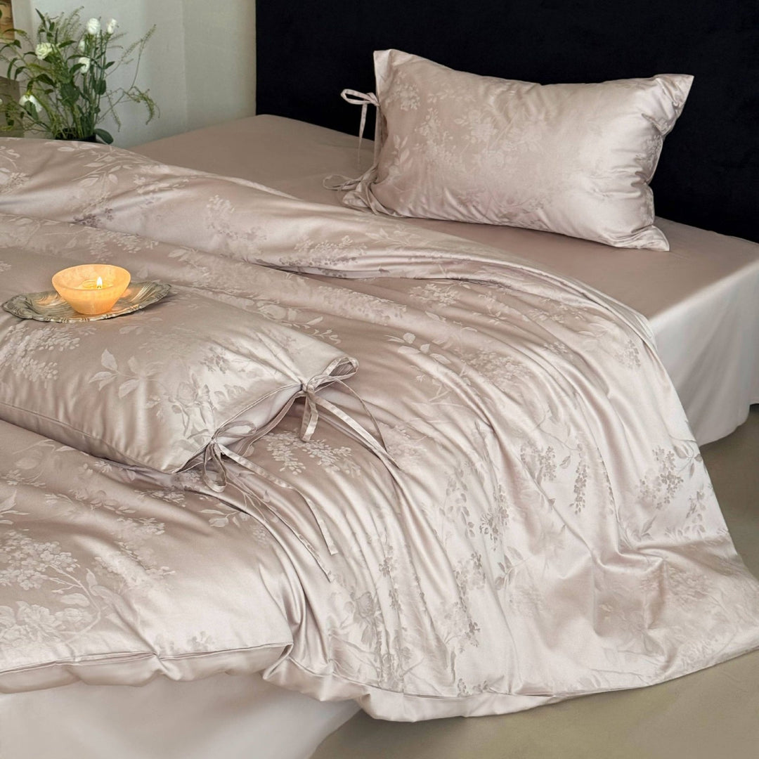 Luxurious jacquard bedding set with bow closures and floral relief
