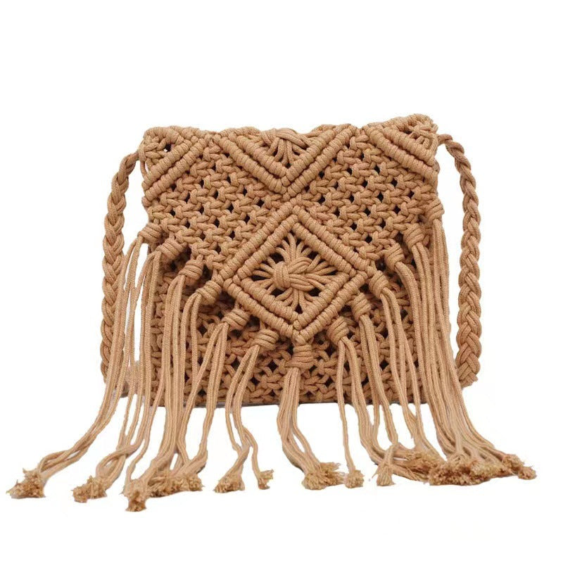 Hand-knotted macrame shoulder bag with fringes Stornfield