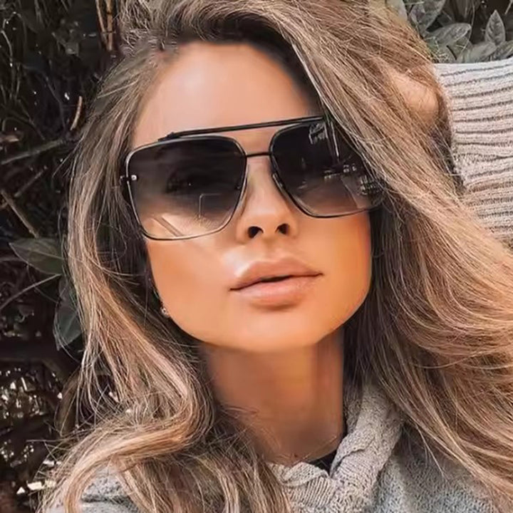 Women square sunglasses with protective lenses and modern metal frame Stornfield