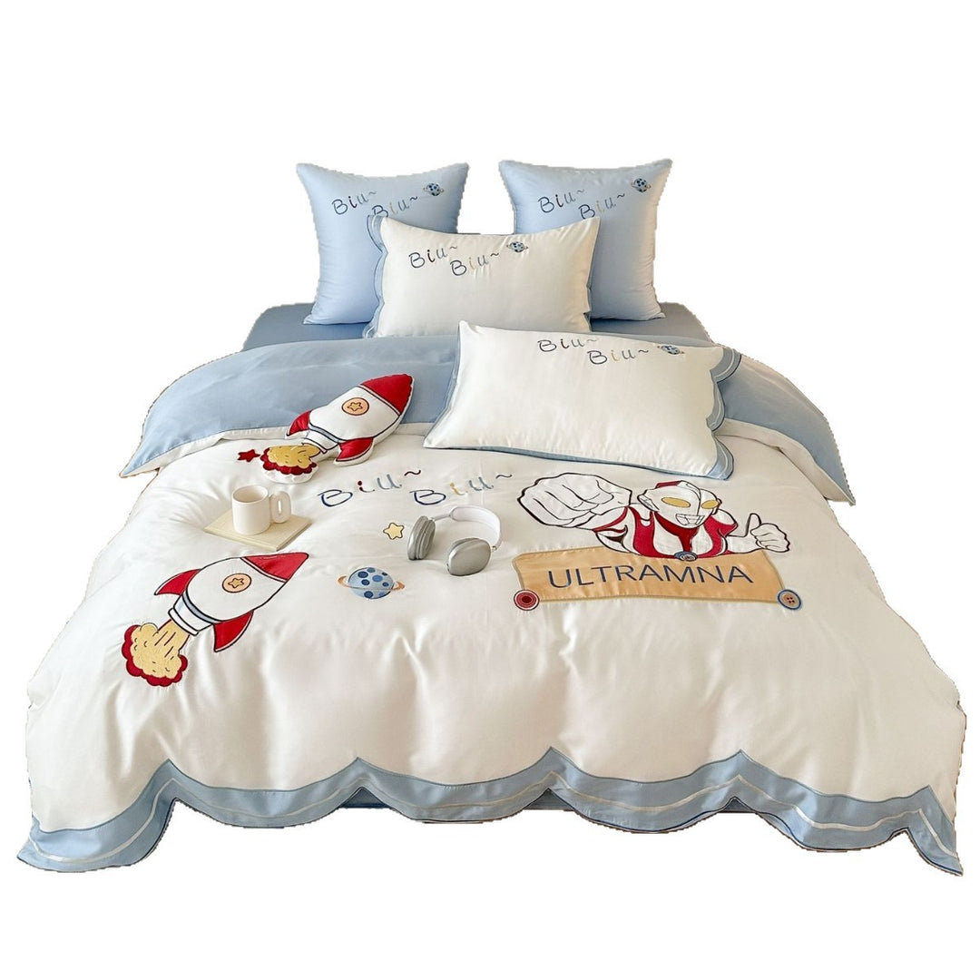 Children's satin bedding set with embroidered rocket and superhero motif