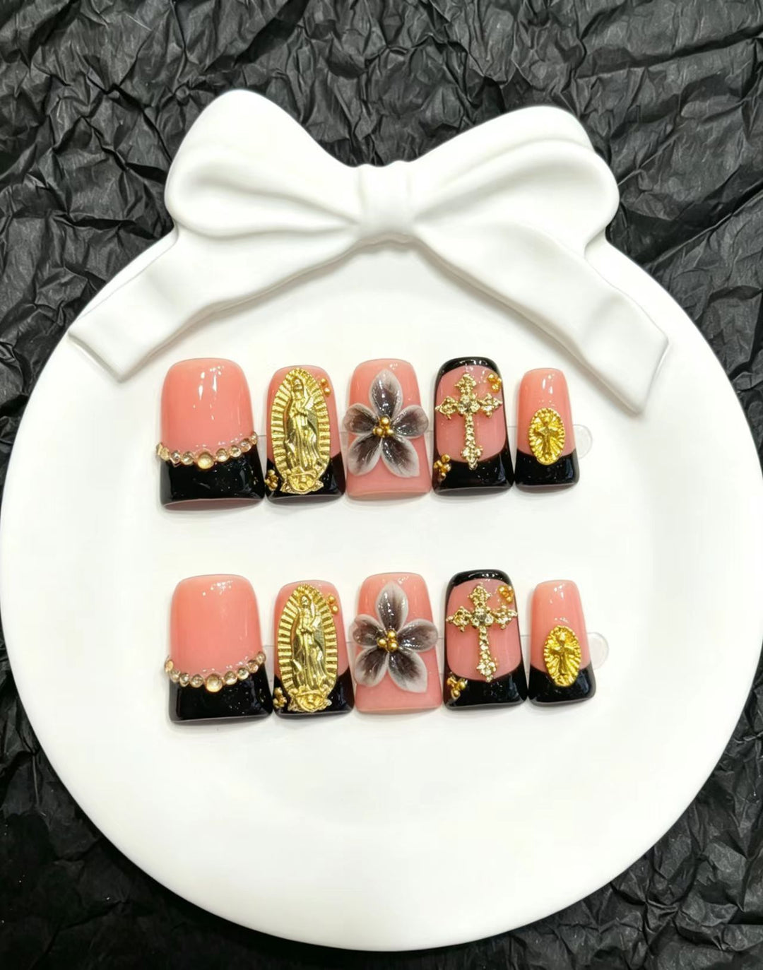 Decorative Artisan Press-On Nail Art Set