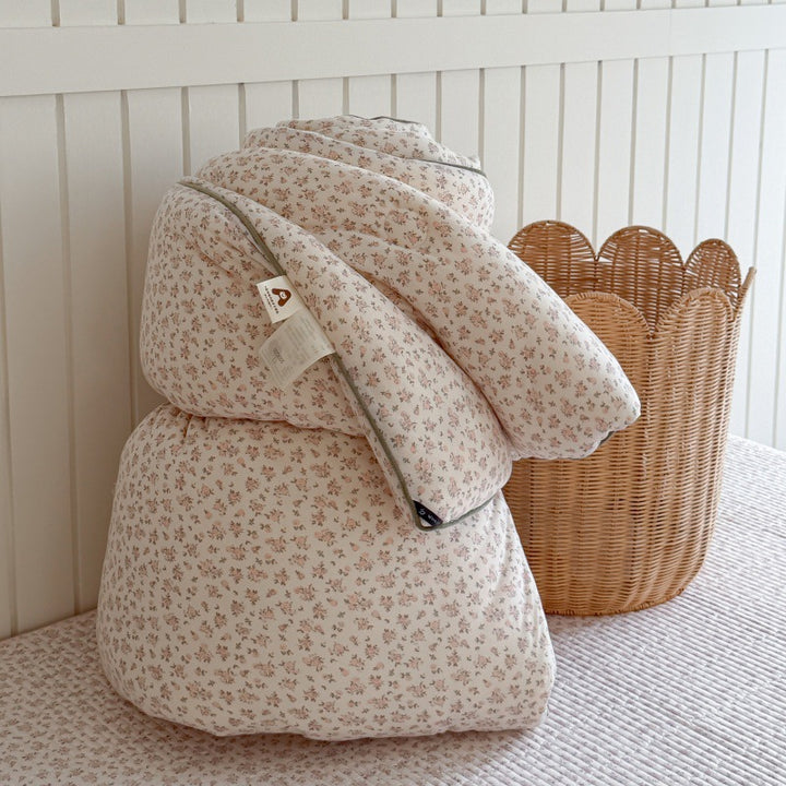 Quilted Cotton-Blend Light Comforter with Botanical Micro-Print and Contrast Piped Edge