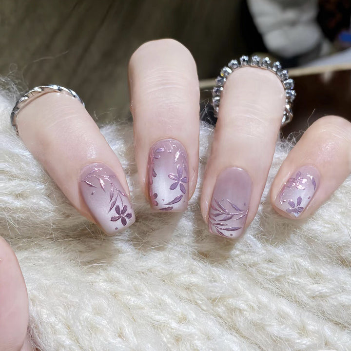 Floral-Themed Press-On Nail Set