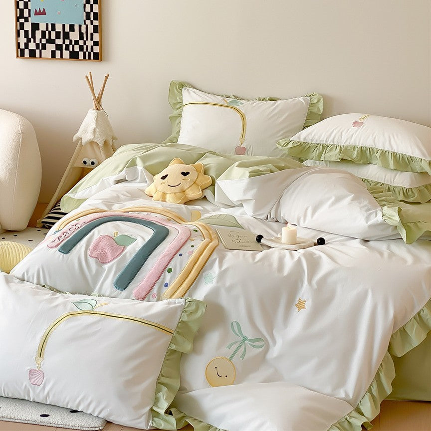 Cute children's bedding set with appliquéd dessert and animal motifs made of cotton microfibre